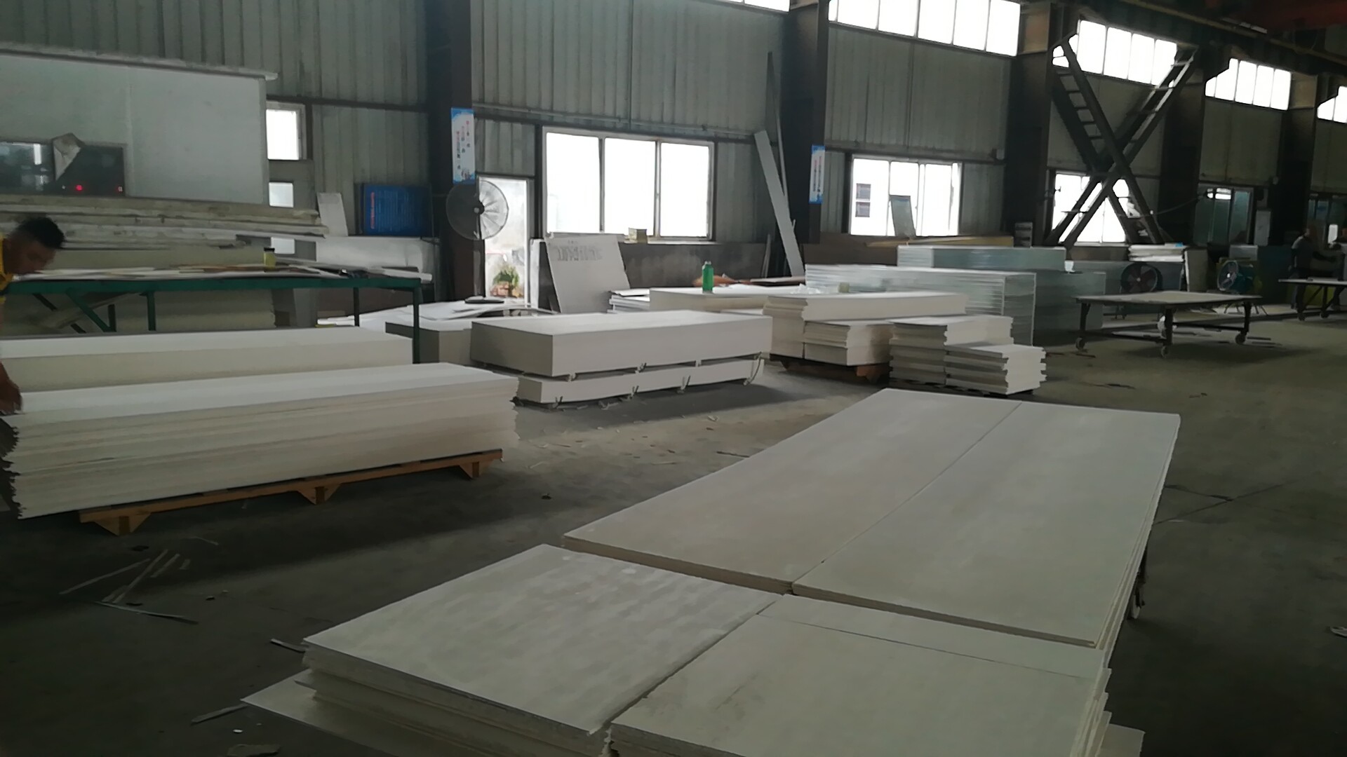 如何判斷彩鋼板的好壞